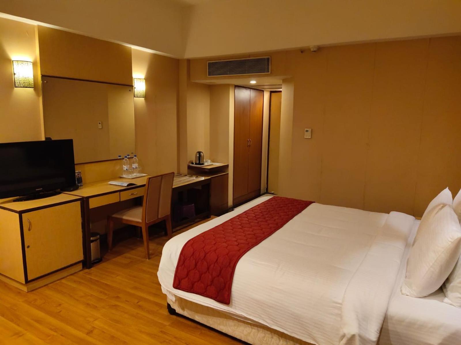 Hotel the Plaza — photo 39