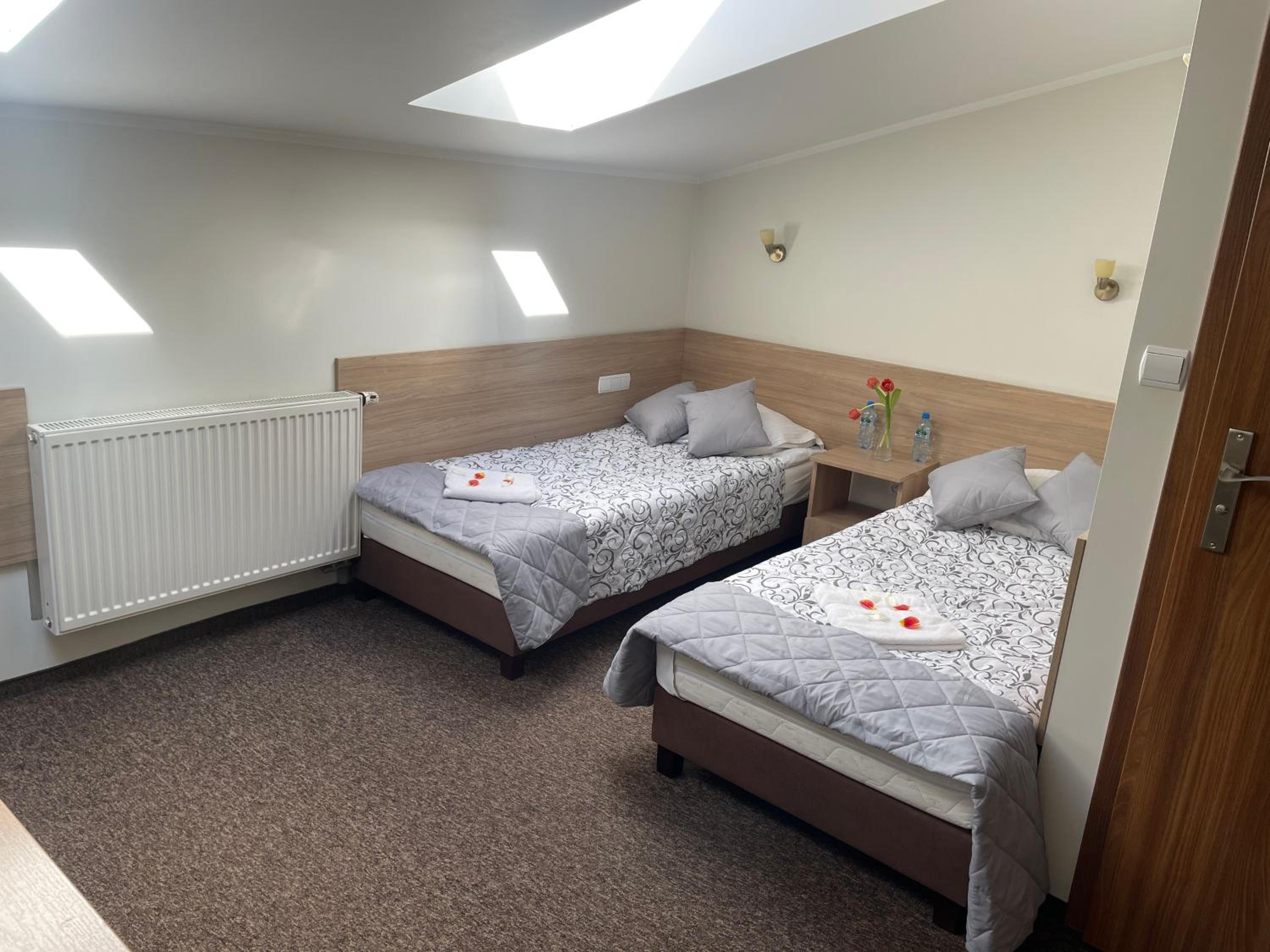 Hotelik Gold en Raszyn — hotel room