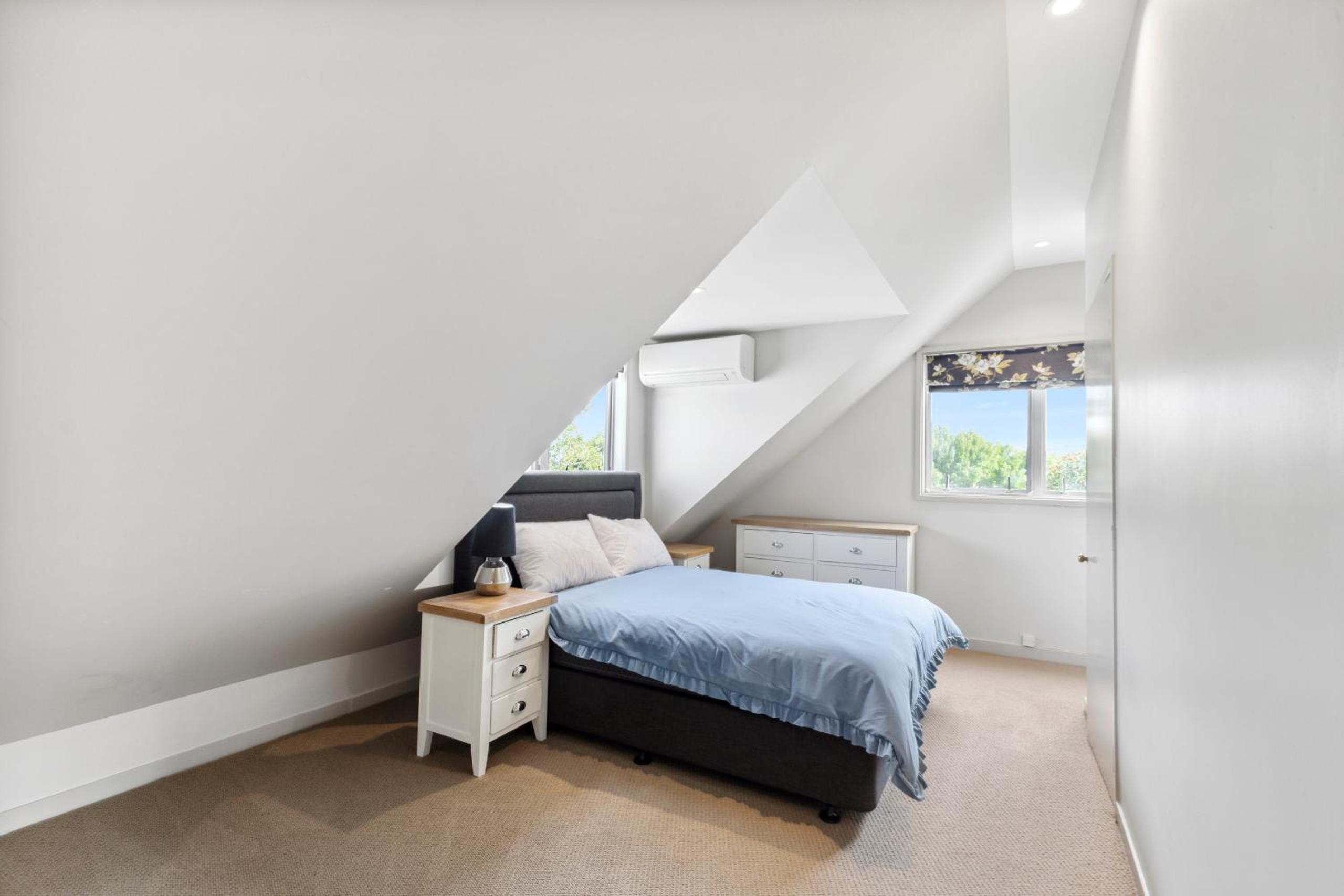 Relax at Redoubt - Auckland Holiday Home view 5
