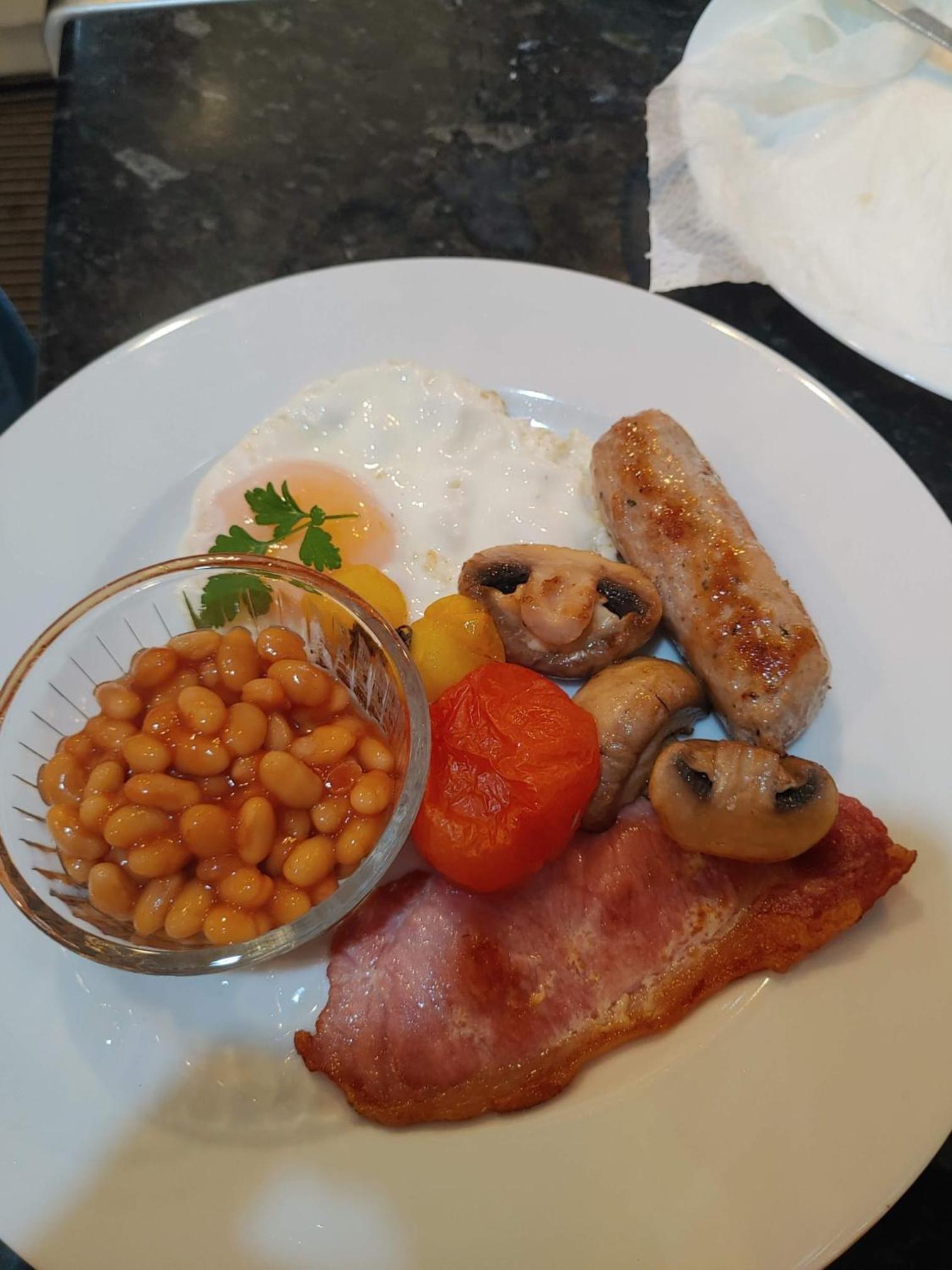 The Bath House Boutique B&B - IN-ROOM Breakfast - FREE parking