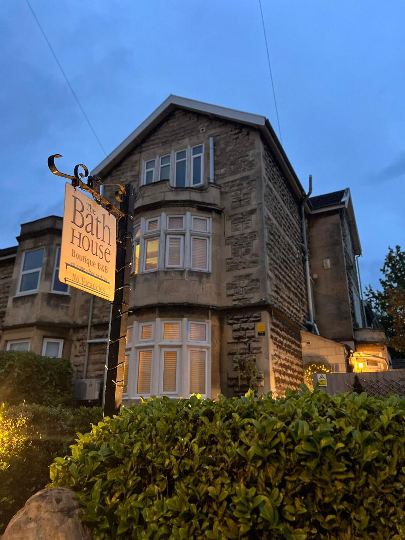 The Bath House Boutique B&B - IN-ROOM Breakfast - FREE parking