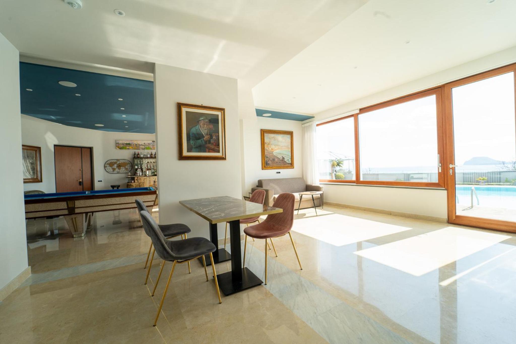 lounge