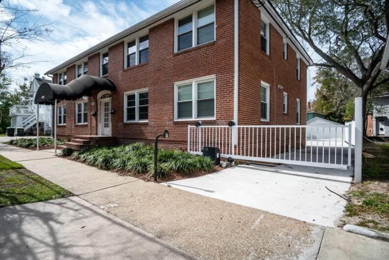 Modern 2 BR Condo - 2 block from San Marco view 2