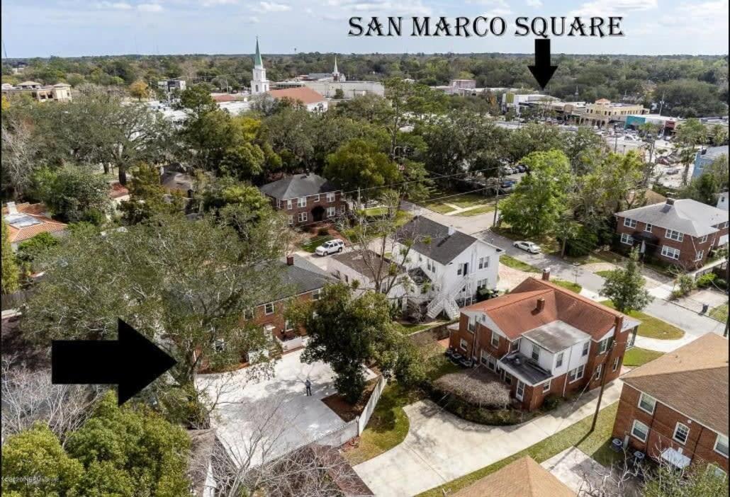 Modern 2 BR Condo - 2 block from San Marco view 4