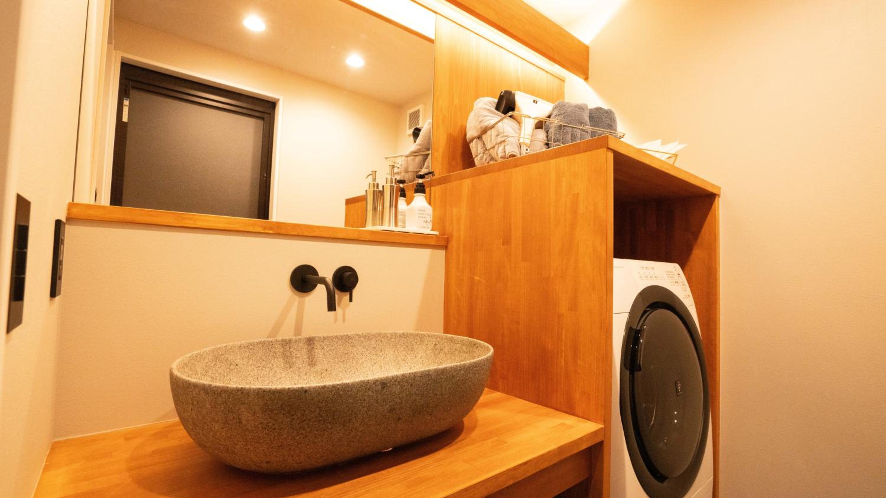 Hotel Re:Plug