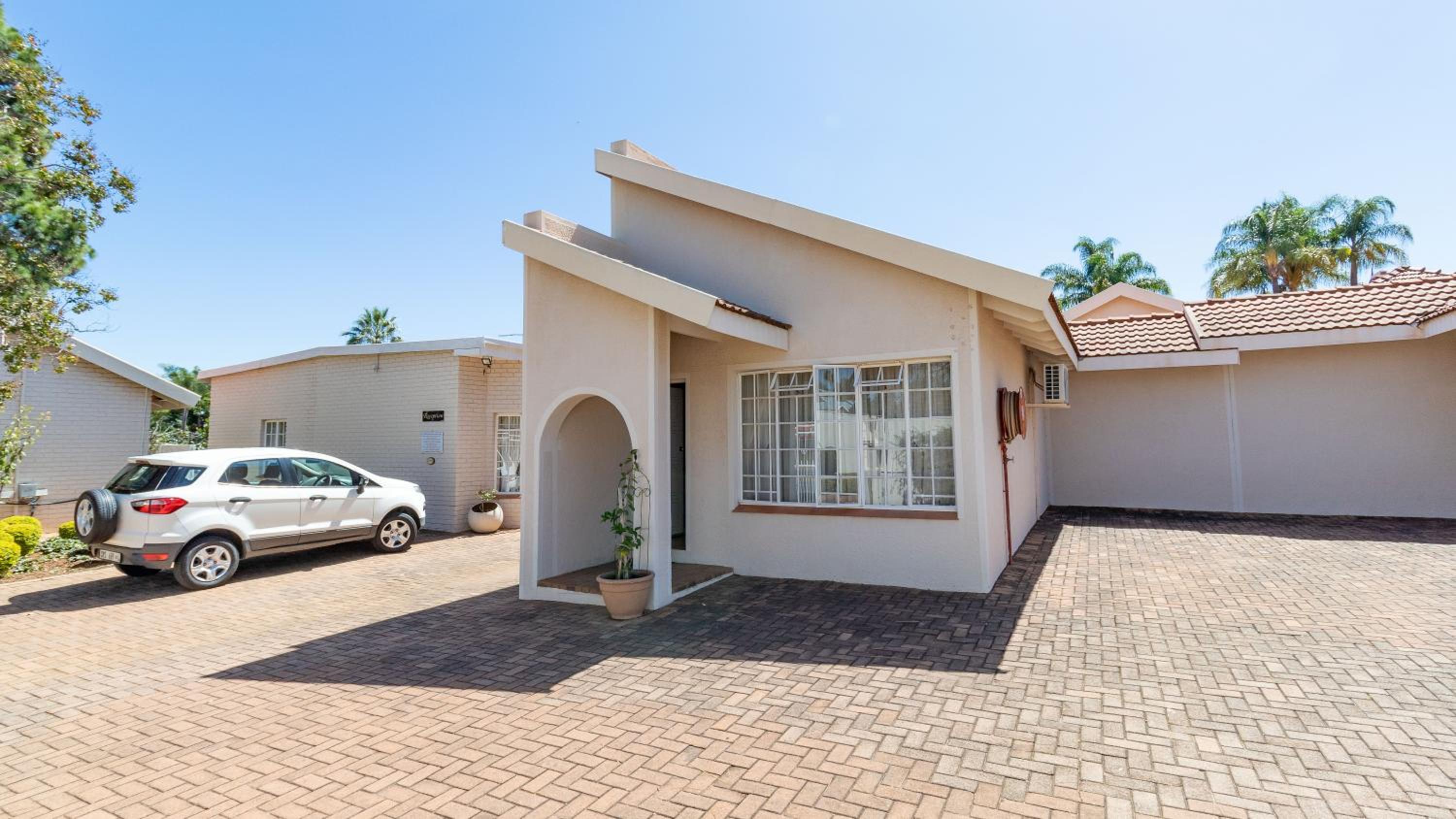 Plumtree Lodge