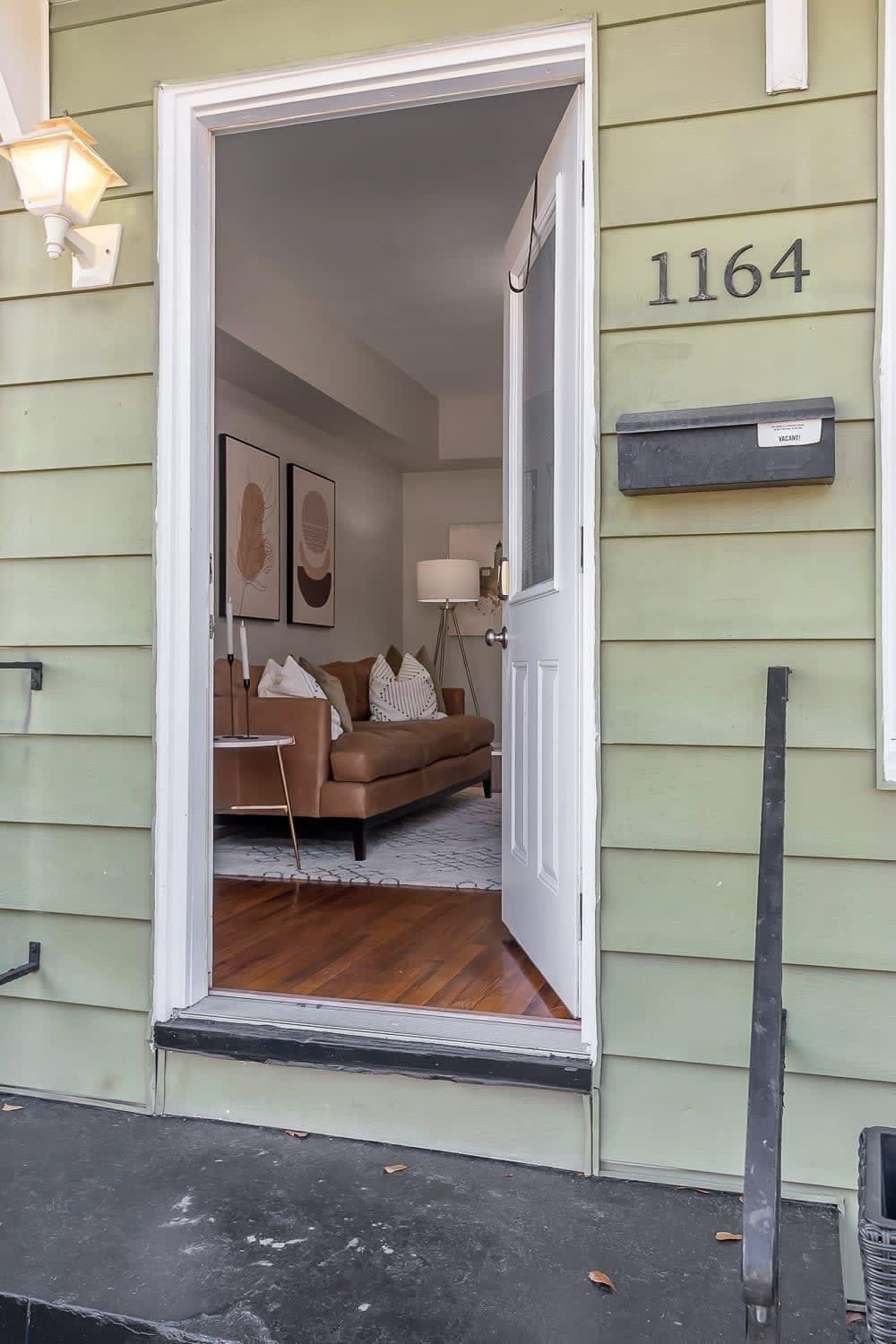 Cozy Retreat - Walkable to Bars & Restaurants view 2