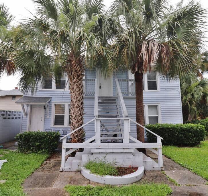 Casual Beach Getaway - Pool - Short Walk to Beach view 3