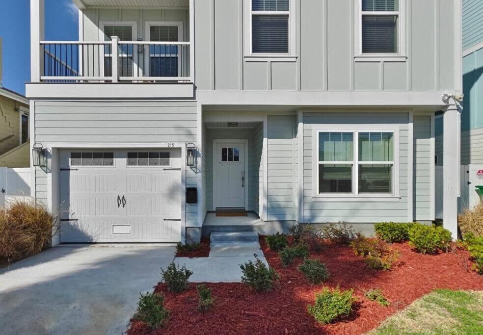 Beach Retreat Complex w Pool - Sleeps 25 view 3