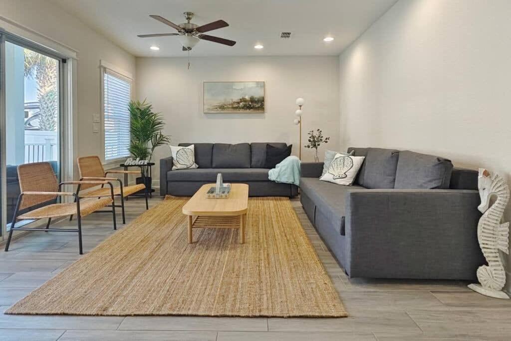 Beach Retreat Complex w Pool - Sleeps 25 view 5