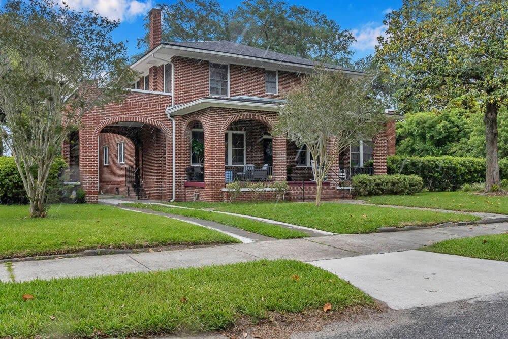 Stunning and Cozy 4BR in Historic Avondale view 2