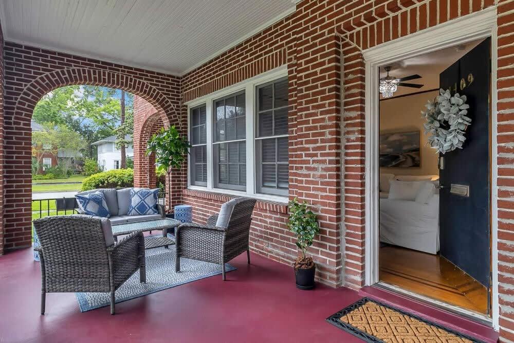 Stunning and Cozy 4BR in Historic Avondale view 4