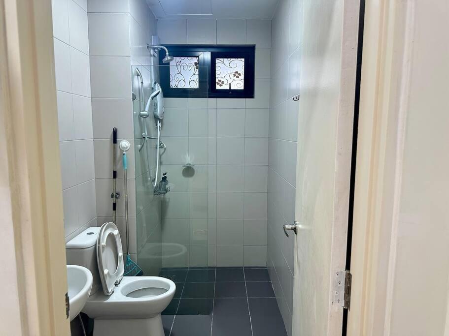 Meridin Sovo Legoland Homestay 6pax CozyStudio photo 3
