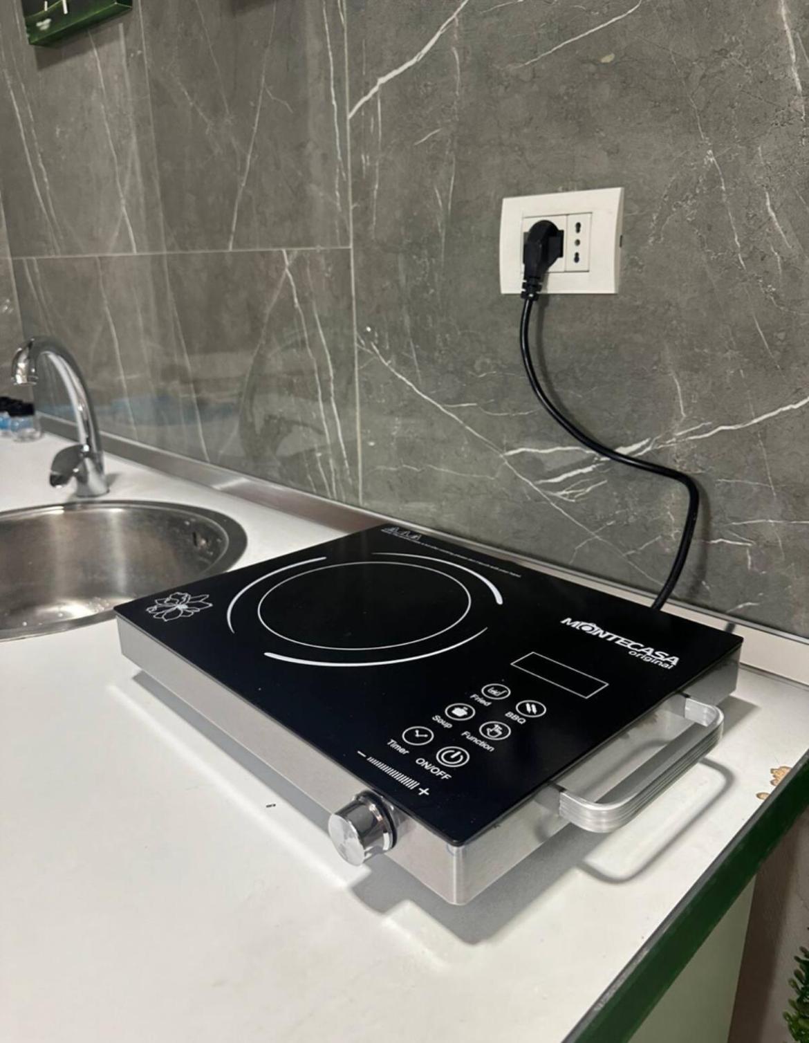 Bllok: Central Cozy Stay, 24/7 Self Check-in