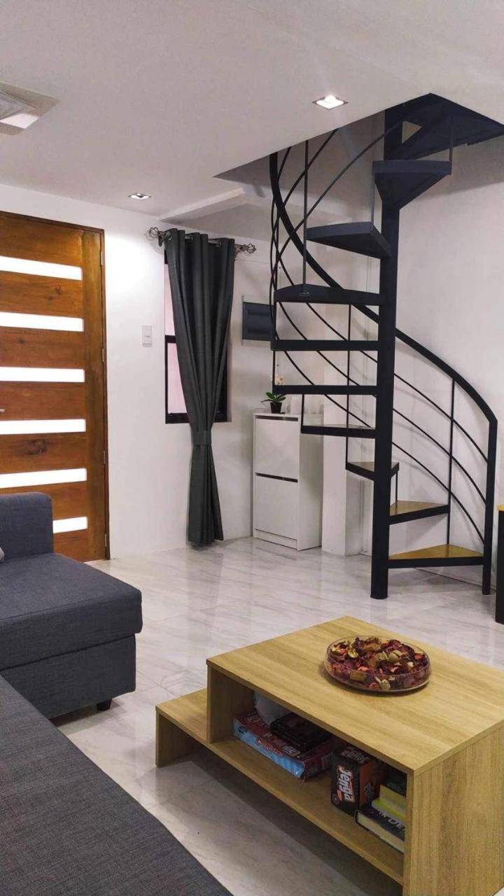 Saphir Townhouse 5 to 6 pax rooftop terrace, Cavite view 3