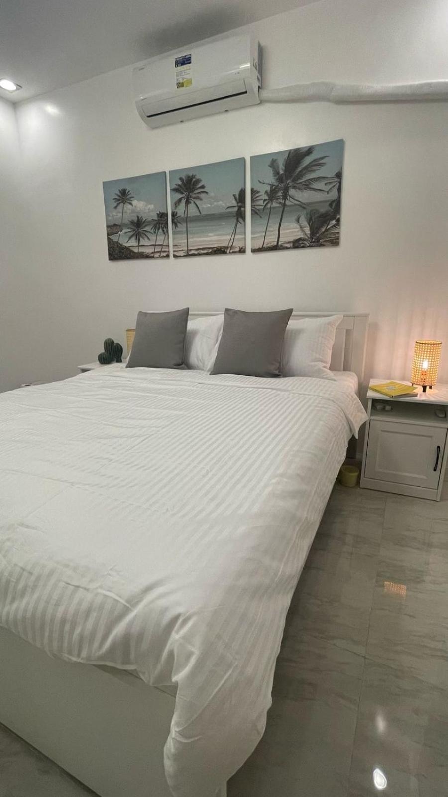 Saphir Townhouse 5 to 6 pax rooftop terrace, Cavite view 5