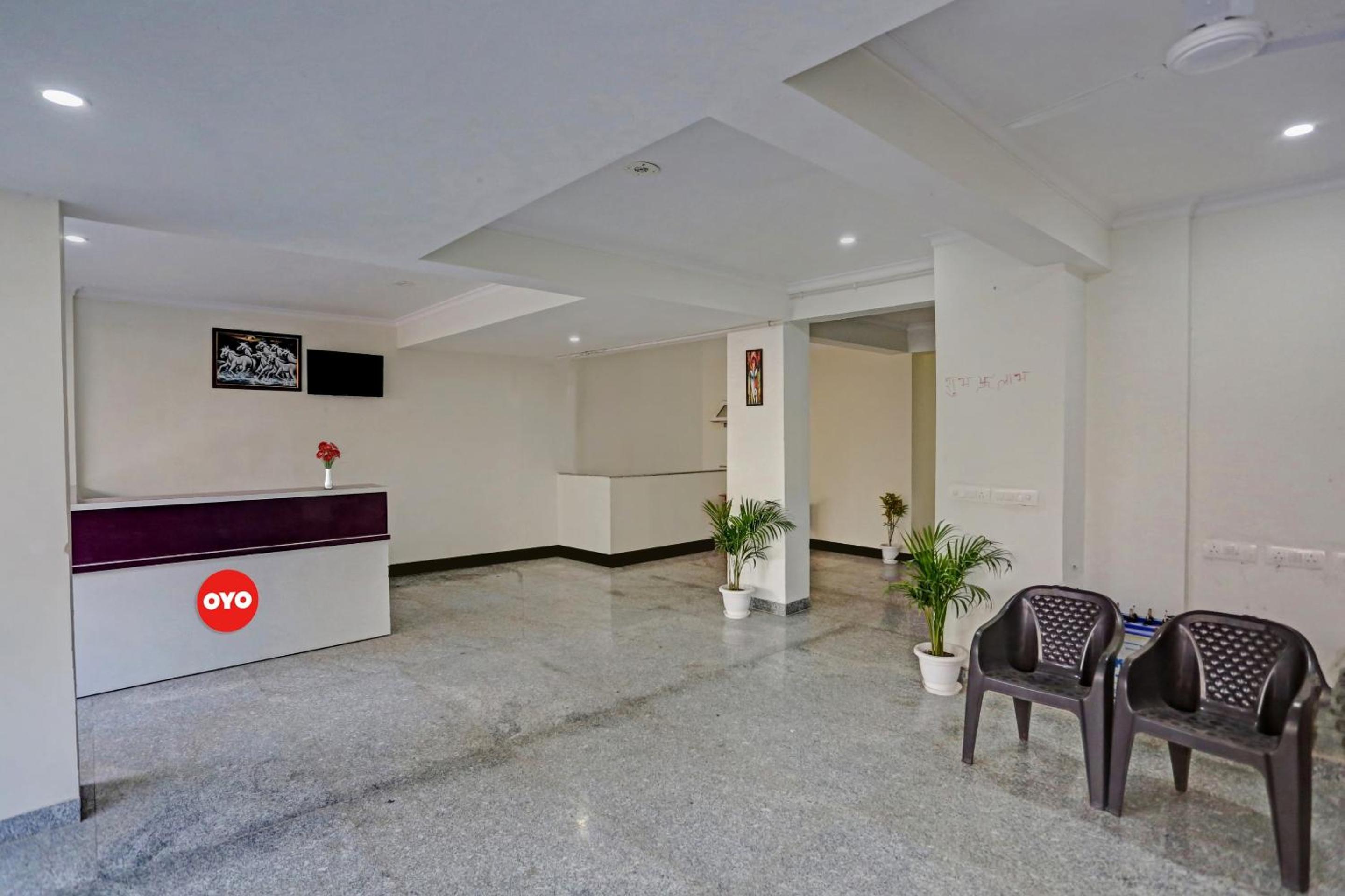 Hotel O Unicorn Rooms Near Omaxe Celebration Mall