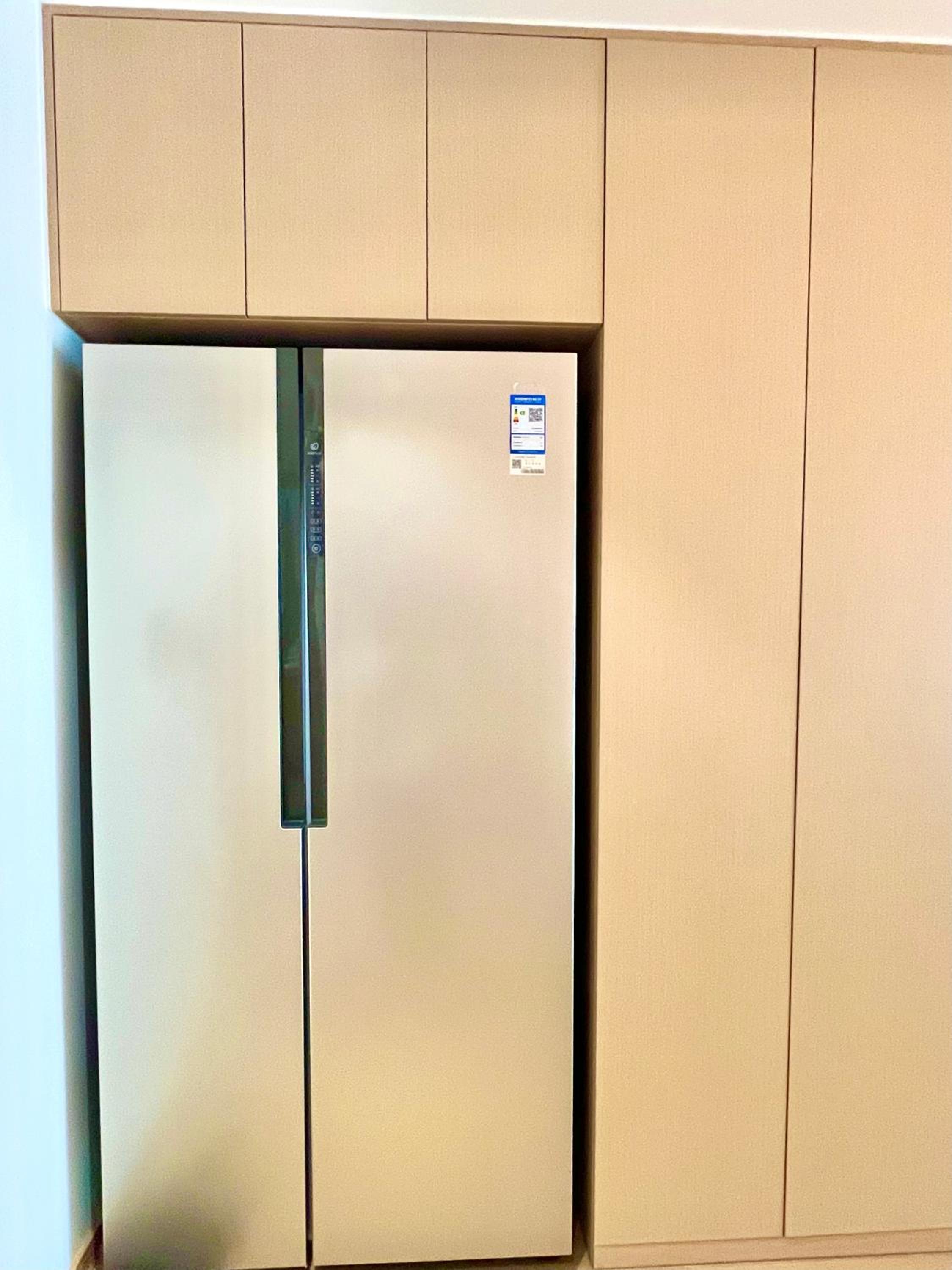 Stylish 3 RMs city APT, with laundry sets, Easy to go main locations