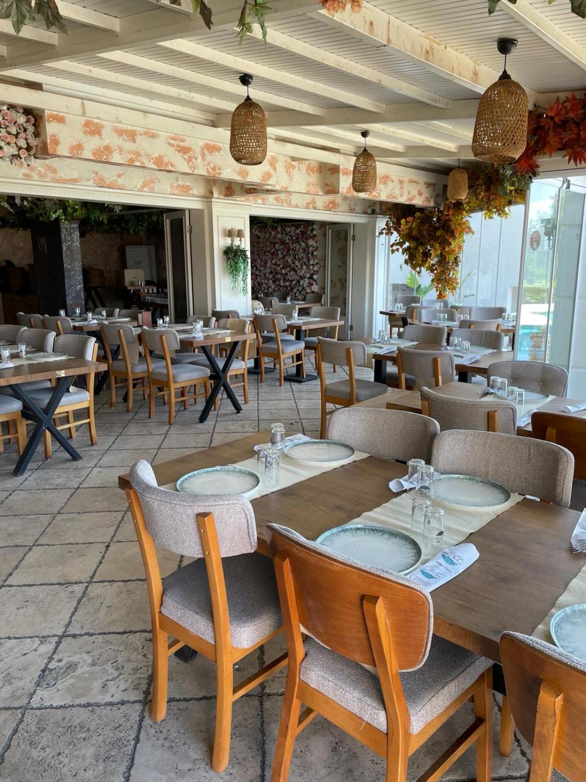 Hotel Carina-Entertainment Hotel - Image 16