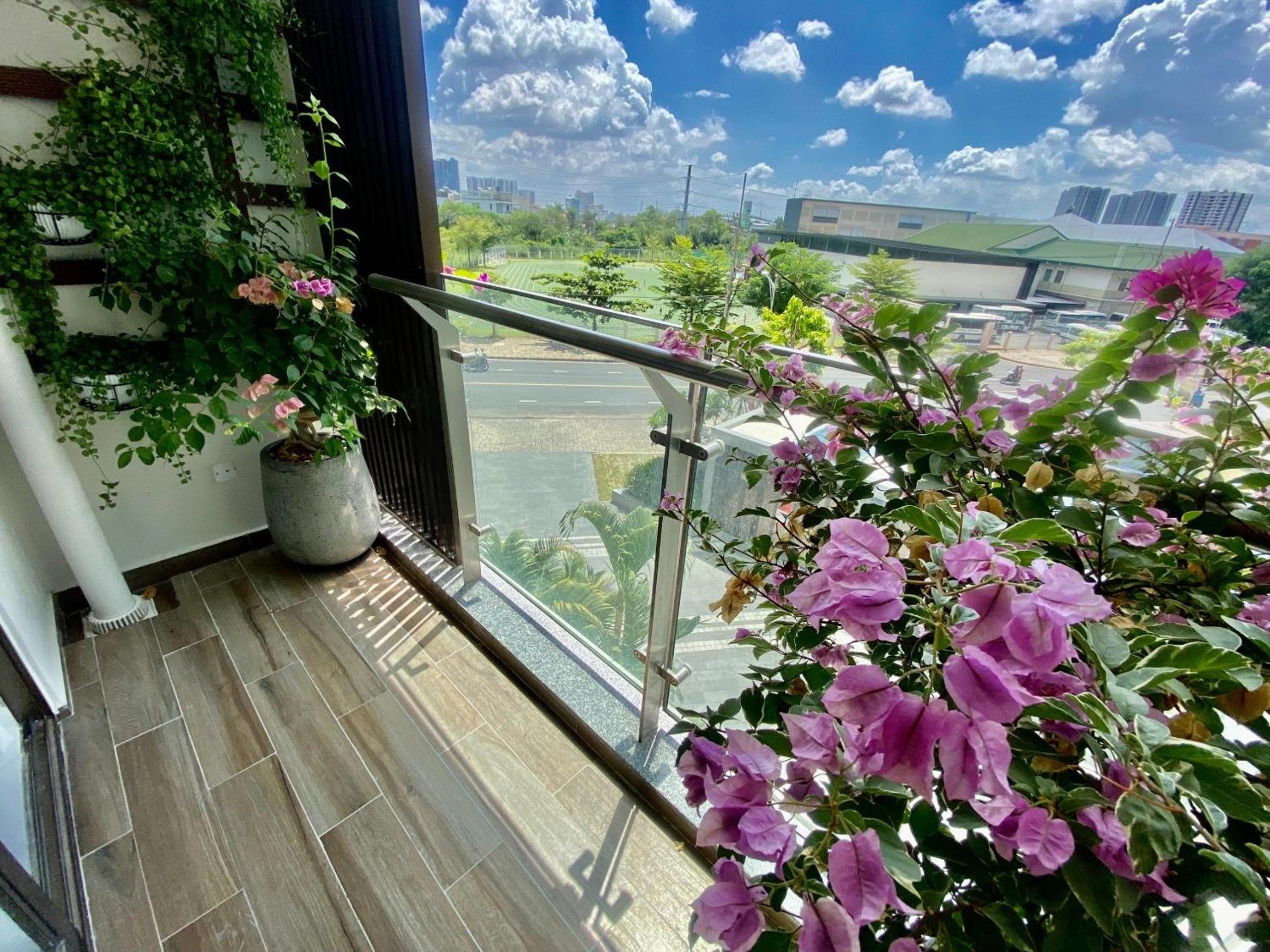 Midtown The Signature ,Apartment A1204 River View and balcony