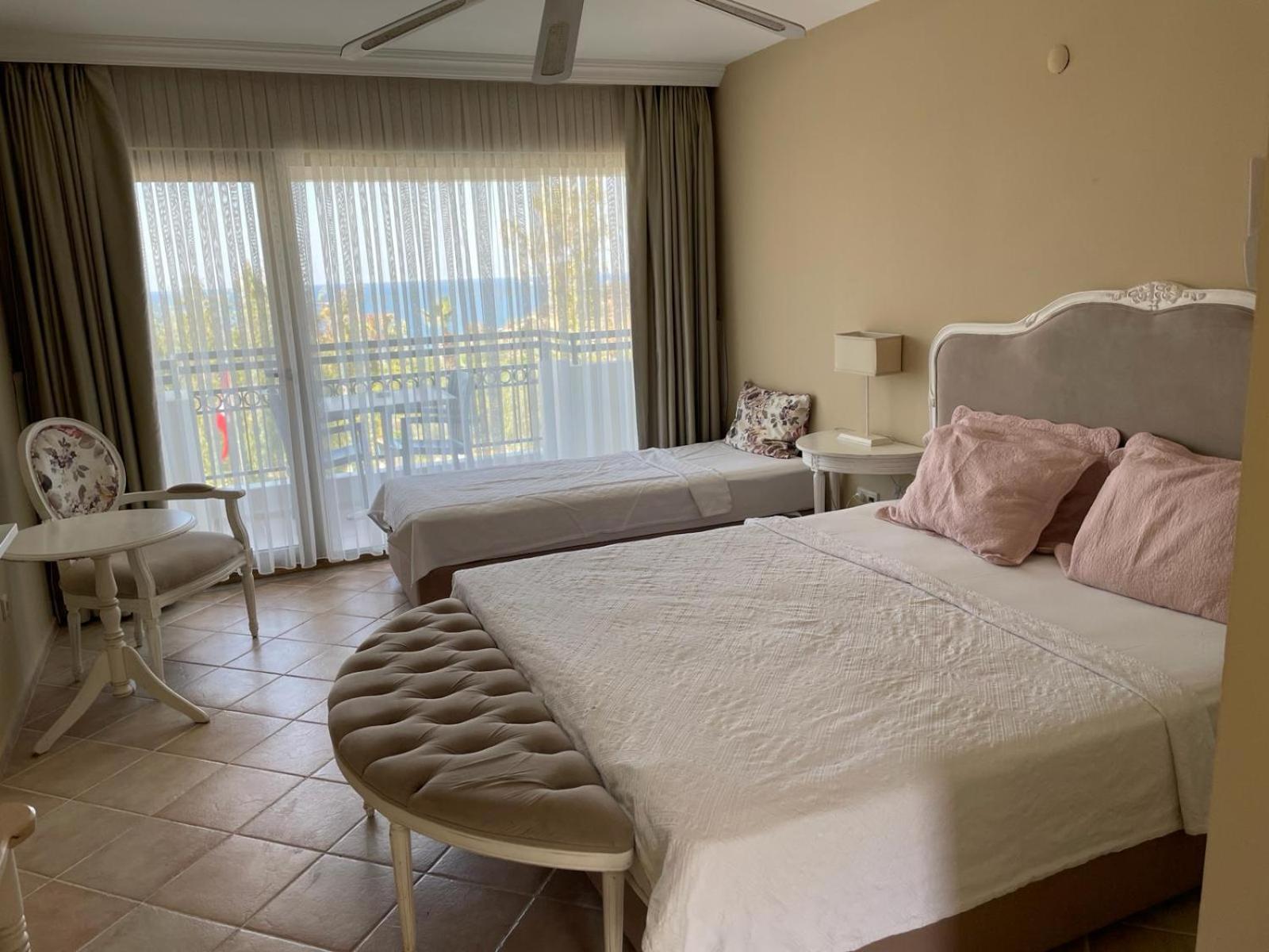 Hotel Carina-Entertainment Hotel - Image 30