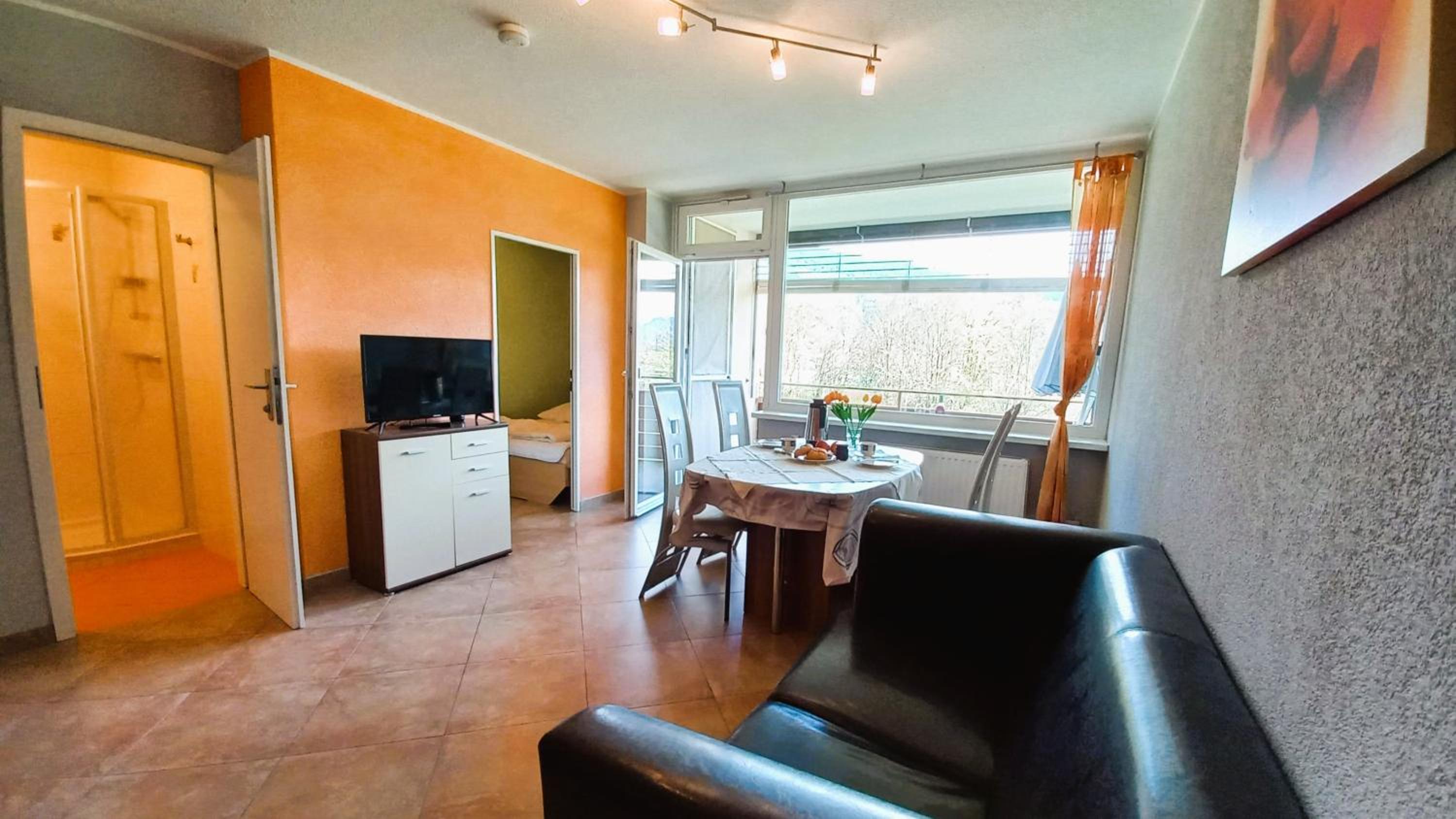 SANDRO Haus KMB Seeappartement am Ossiacher See mit direktem Seezugang und Hallenbad
