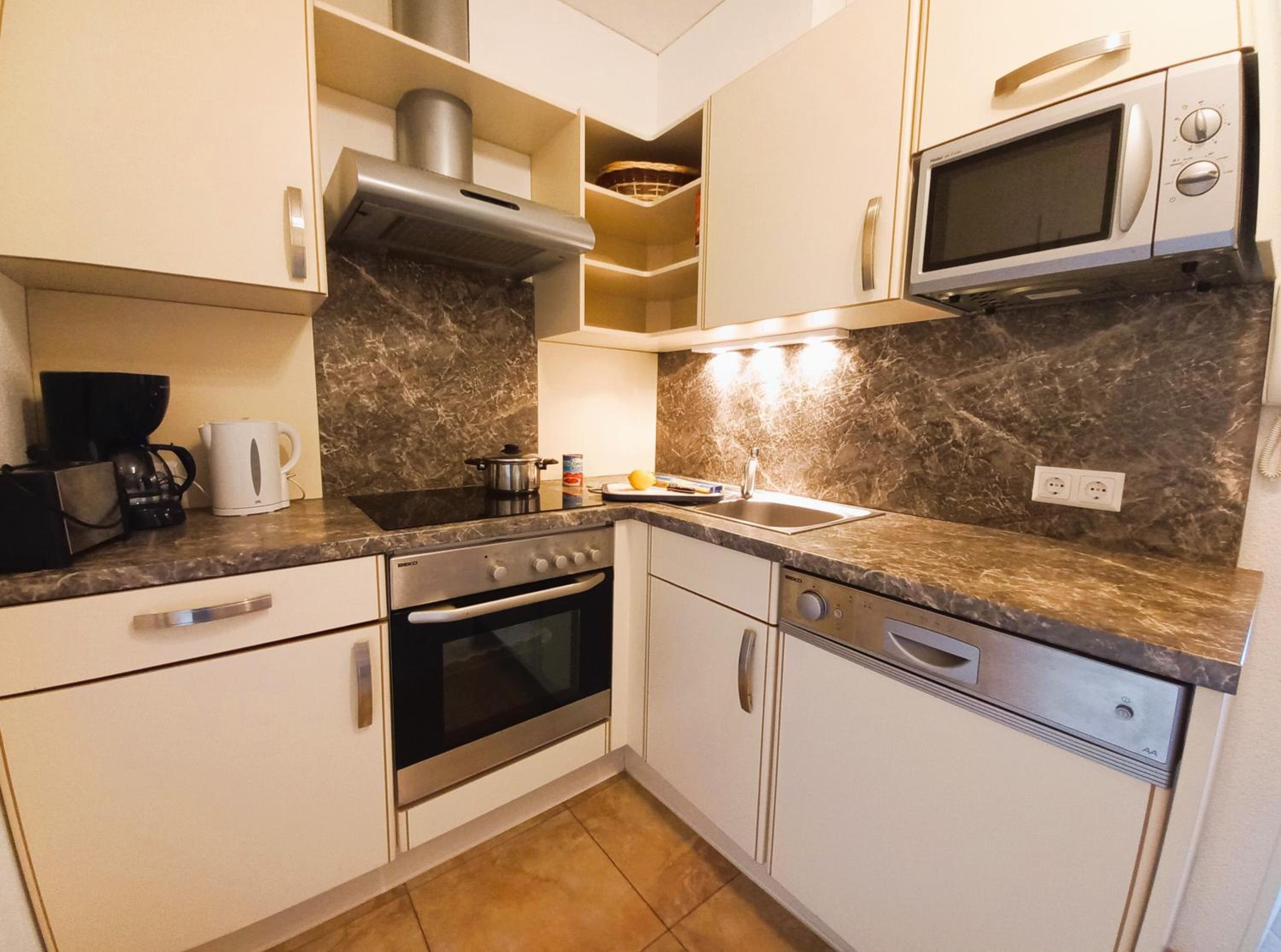 SANDRO Haus KMB Seeappartement am Ossiacher See mit direktem Seezugang und Hallenbad