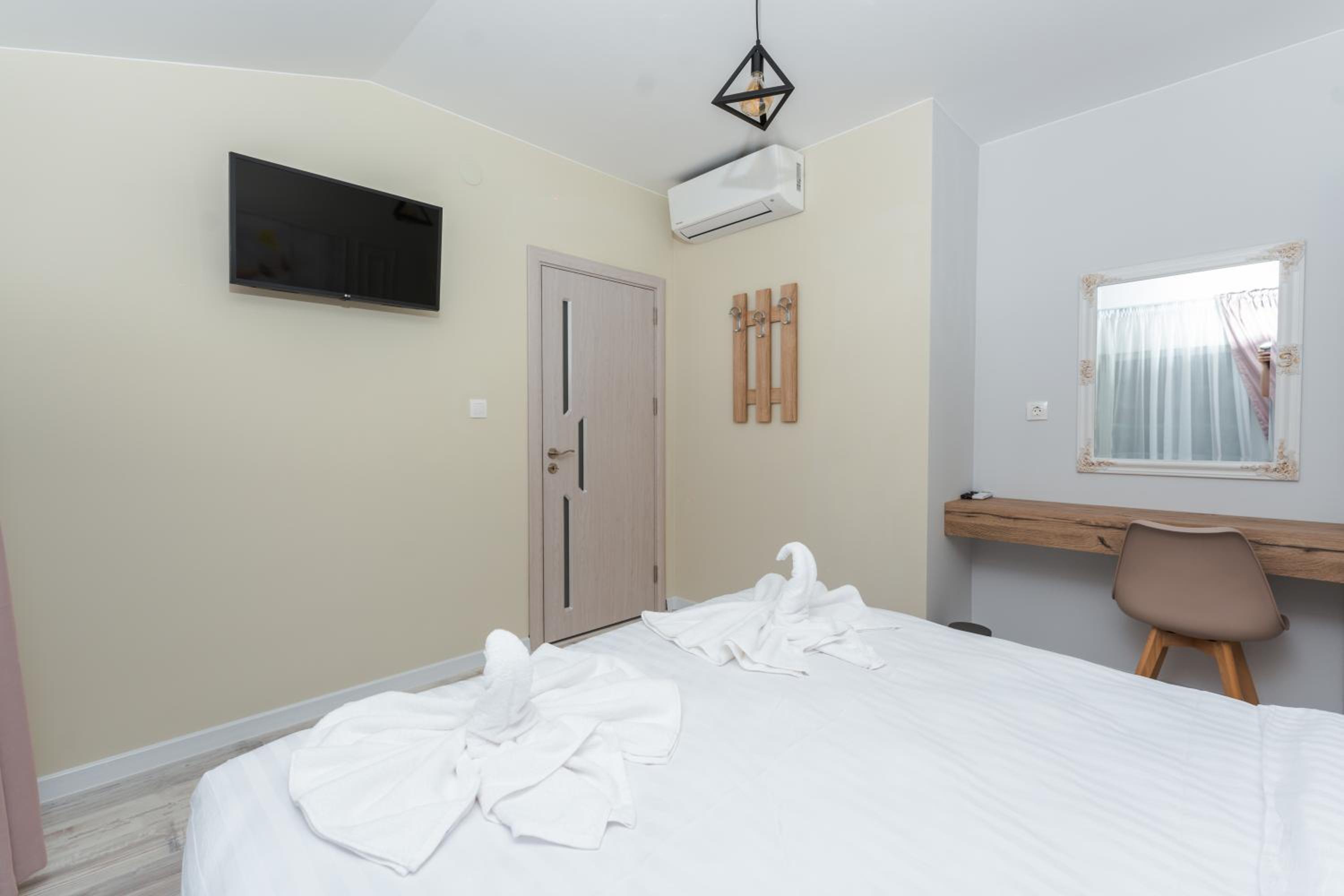 ENEVI Guest Houses-Къщи за гости Еневи