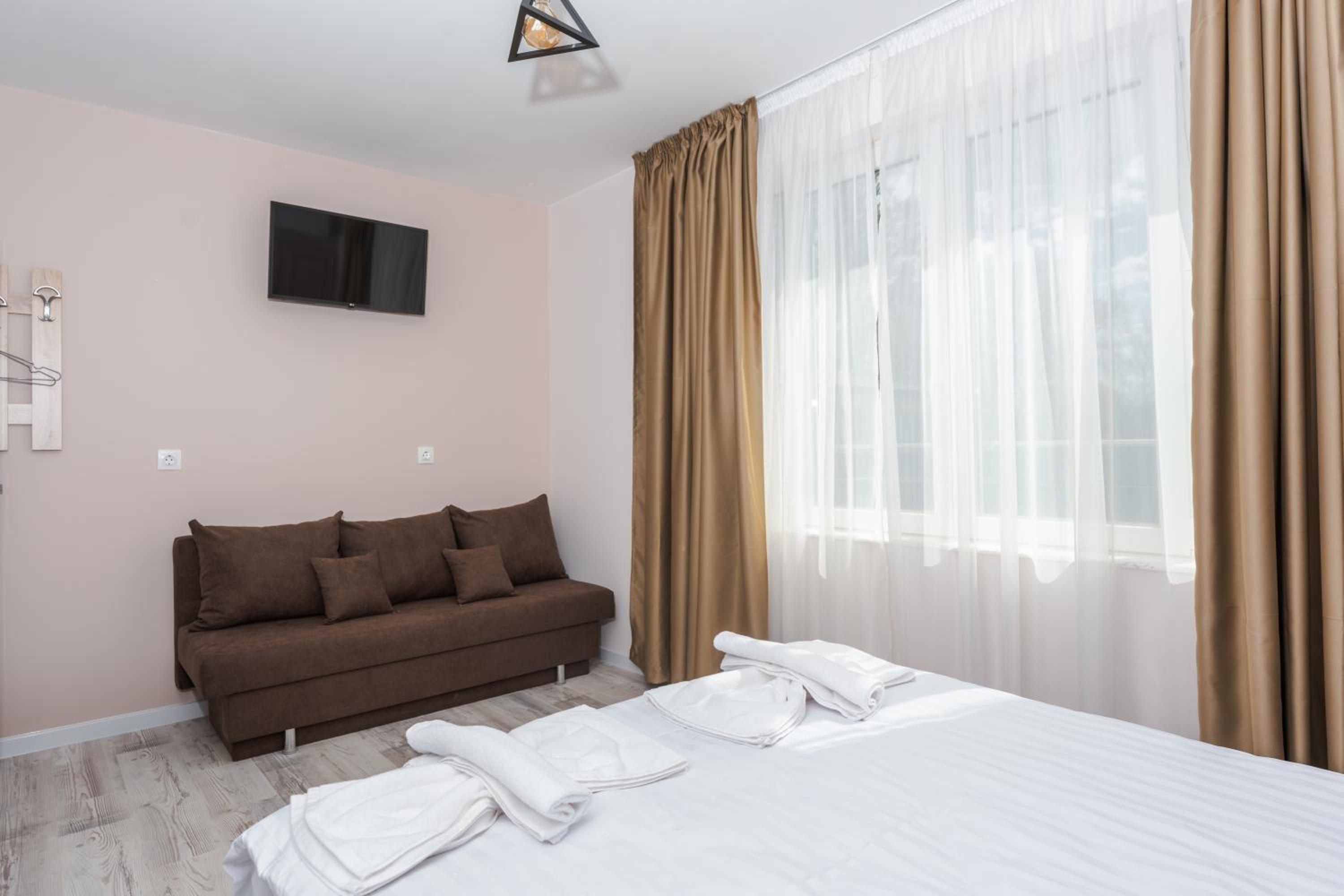 ENEVI Guest Houses-Къщи за гости Еневи