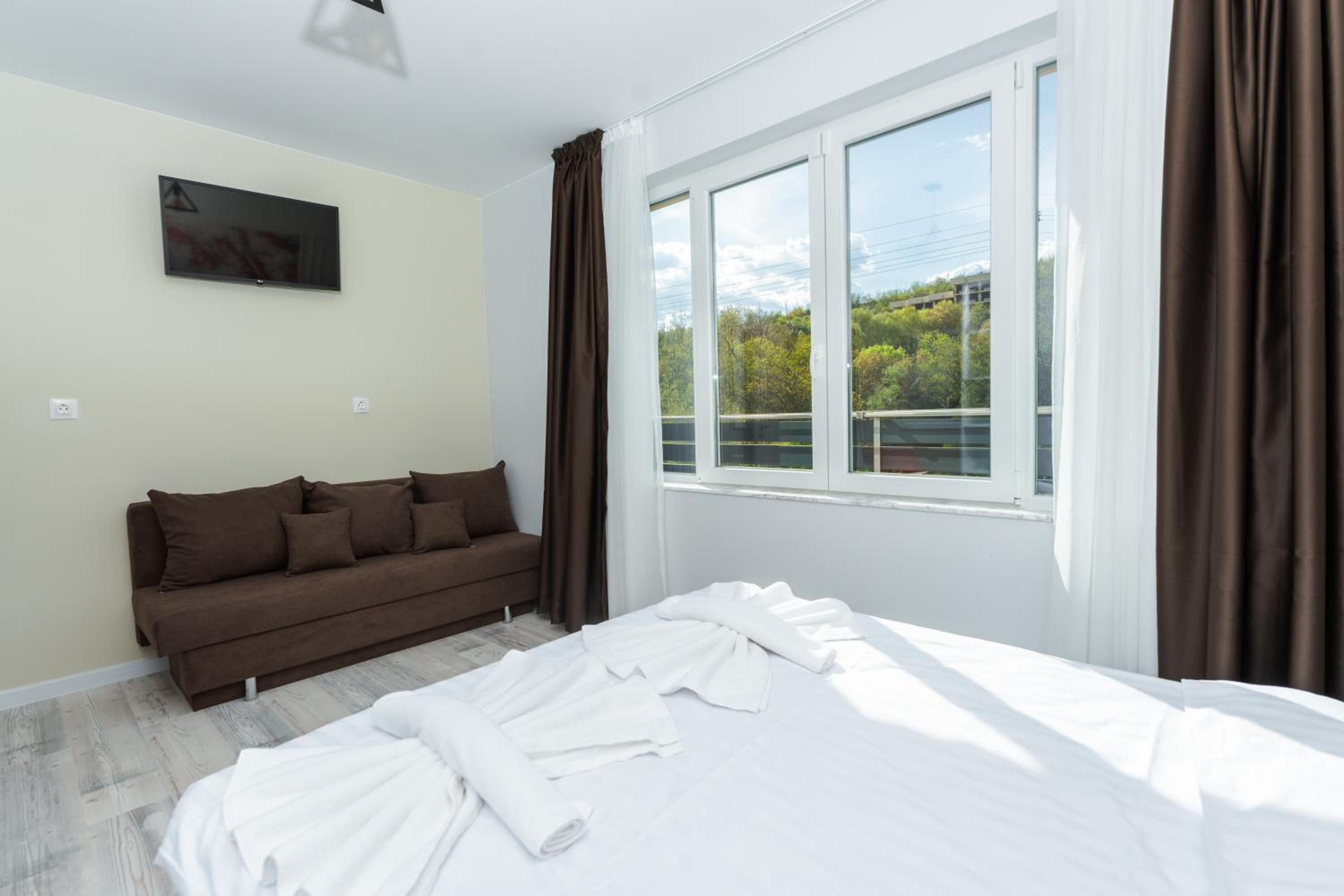ENEVI Guest Houses-Къщи за гости Еневи