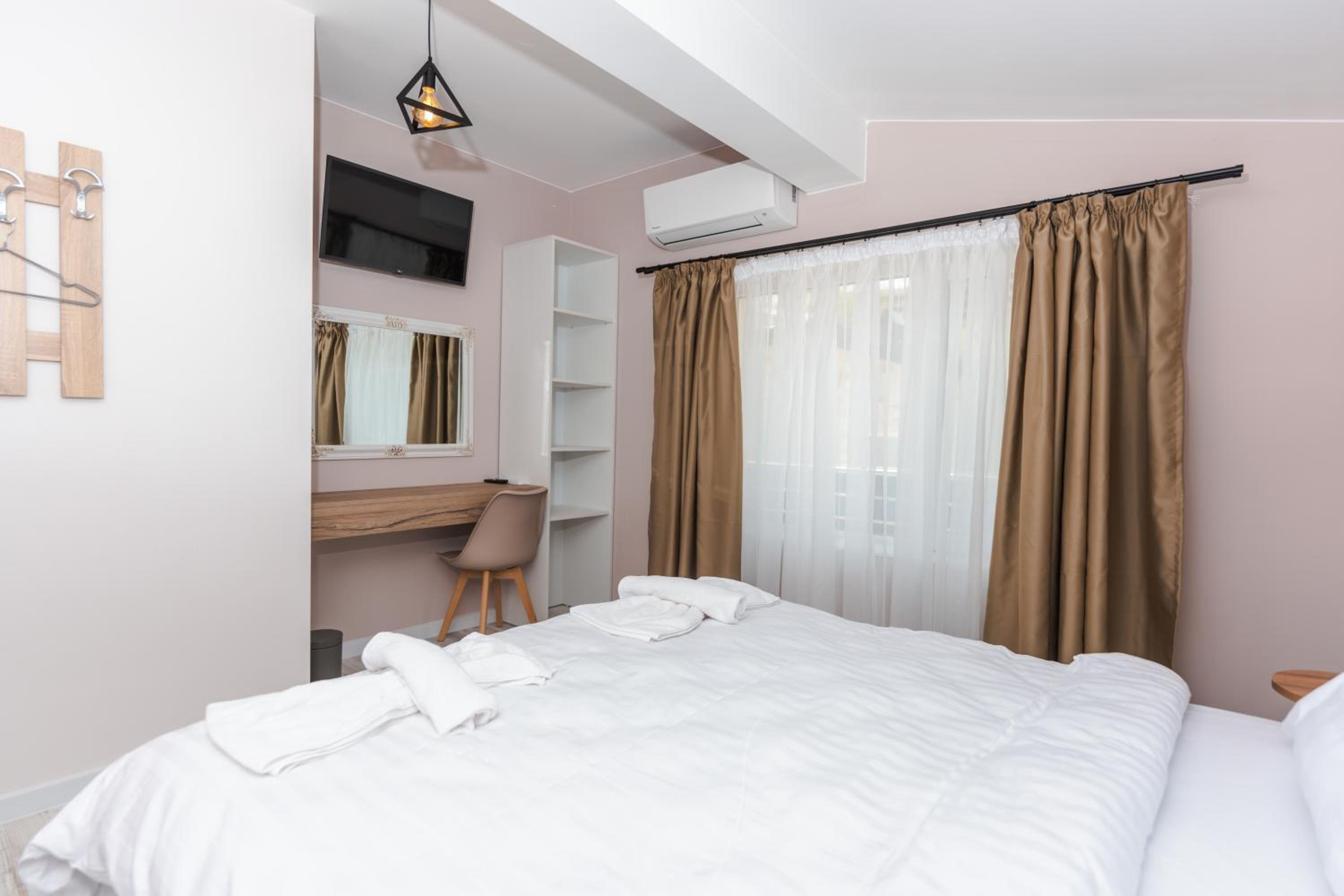 ENEVI Guest Houses-Къщи за гости Еневи