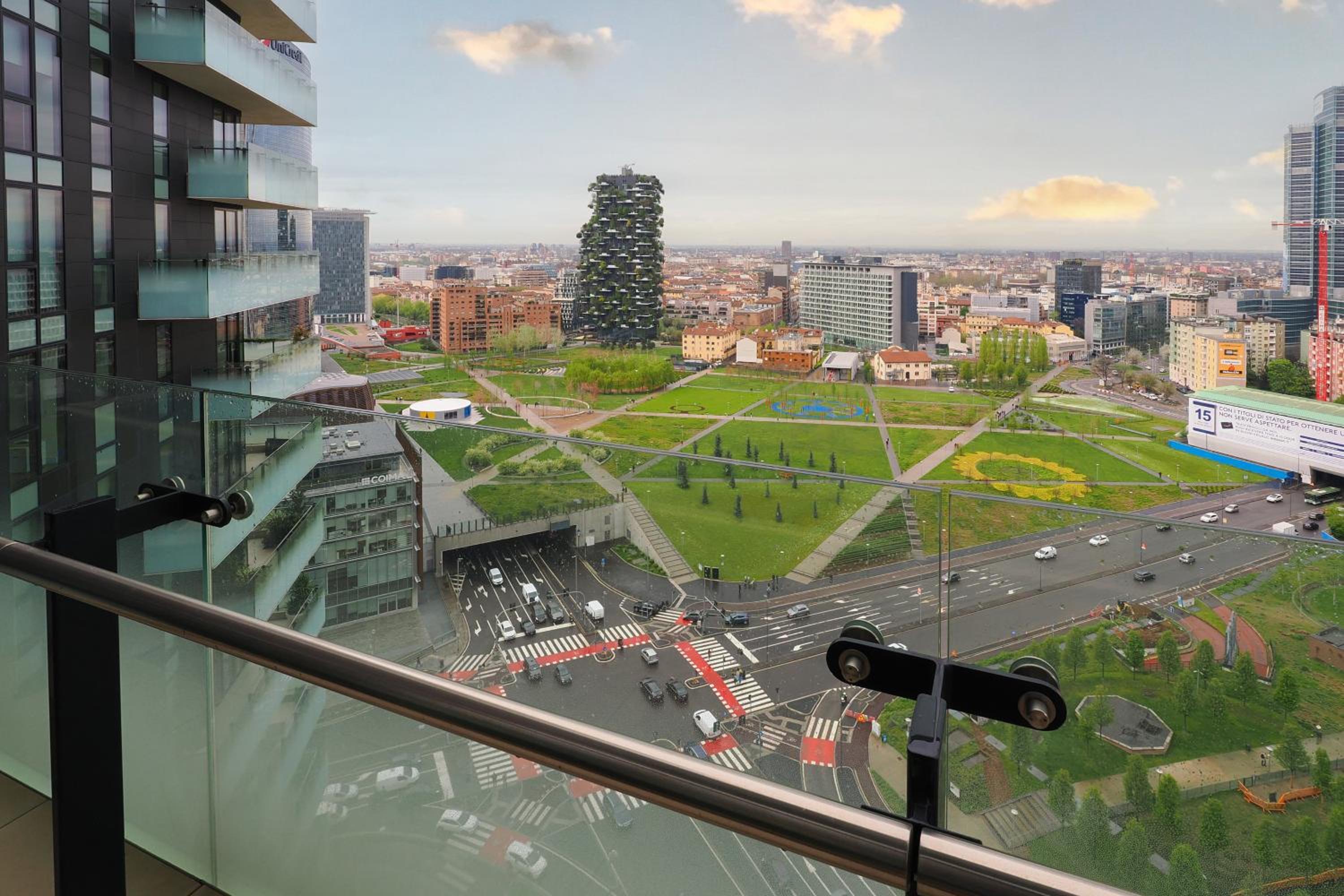 Elegant & Spacious Apartment in Solaria - Top View