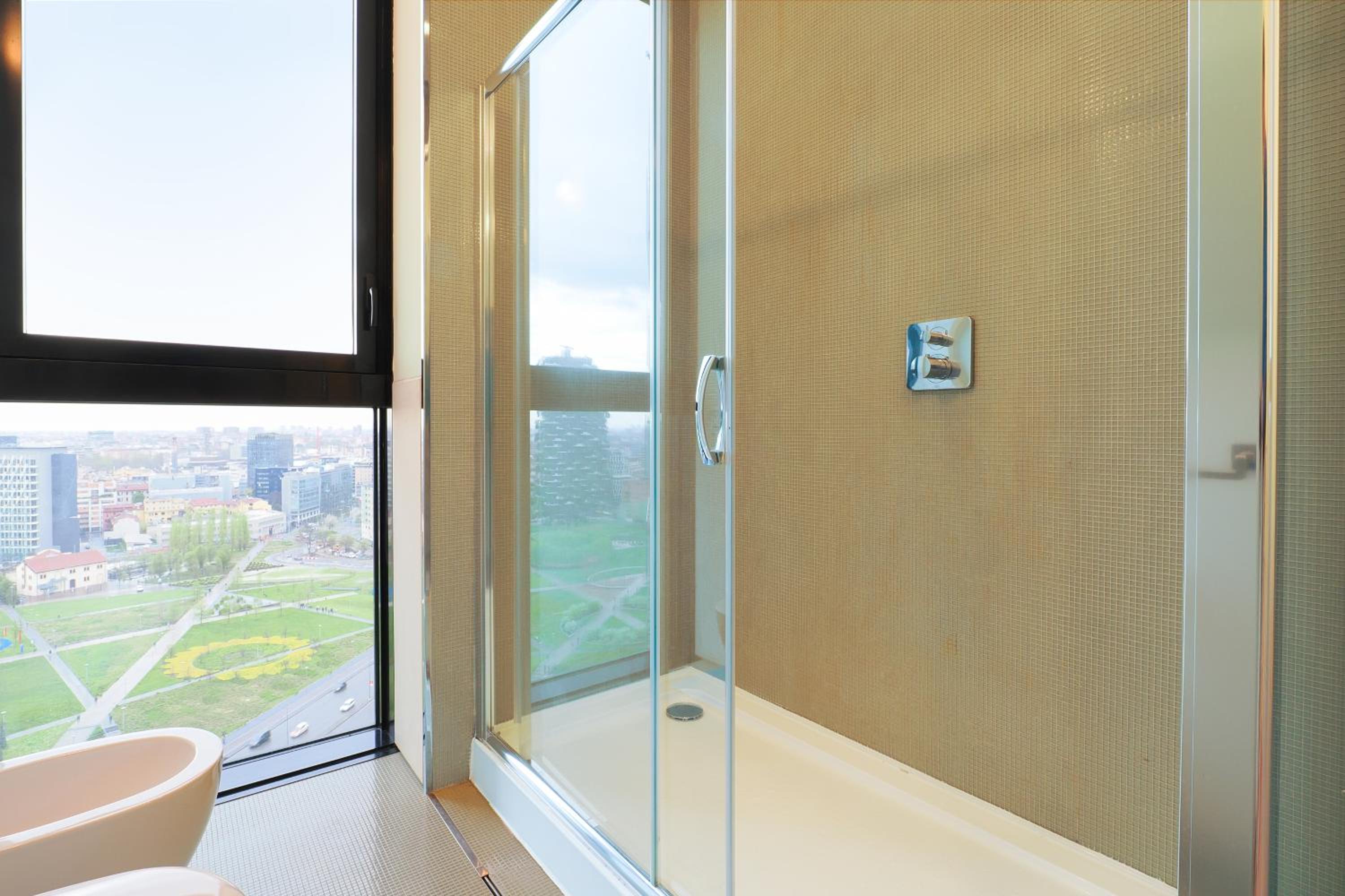 Elegant & Spacious Apartment in Solaria - Top View