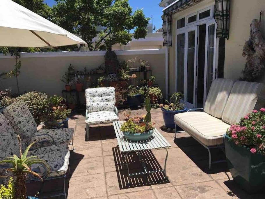 Happy home in Constantia view 2