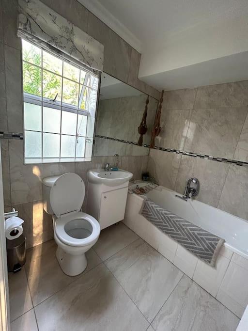Happy home in Constantia view 5