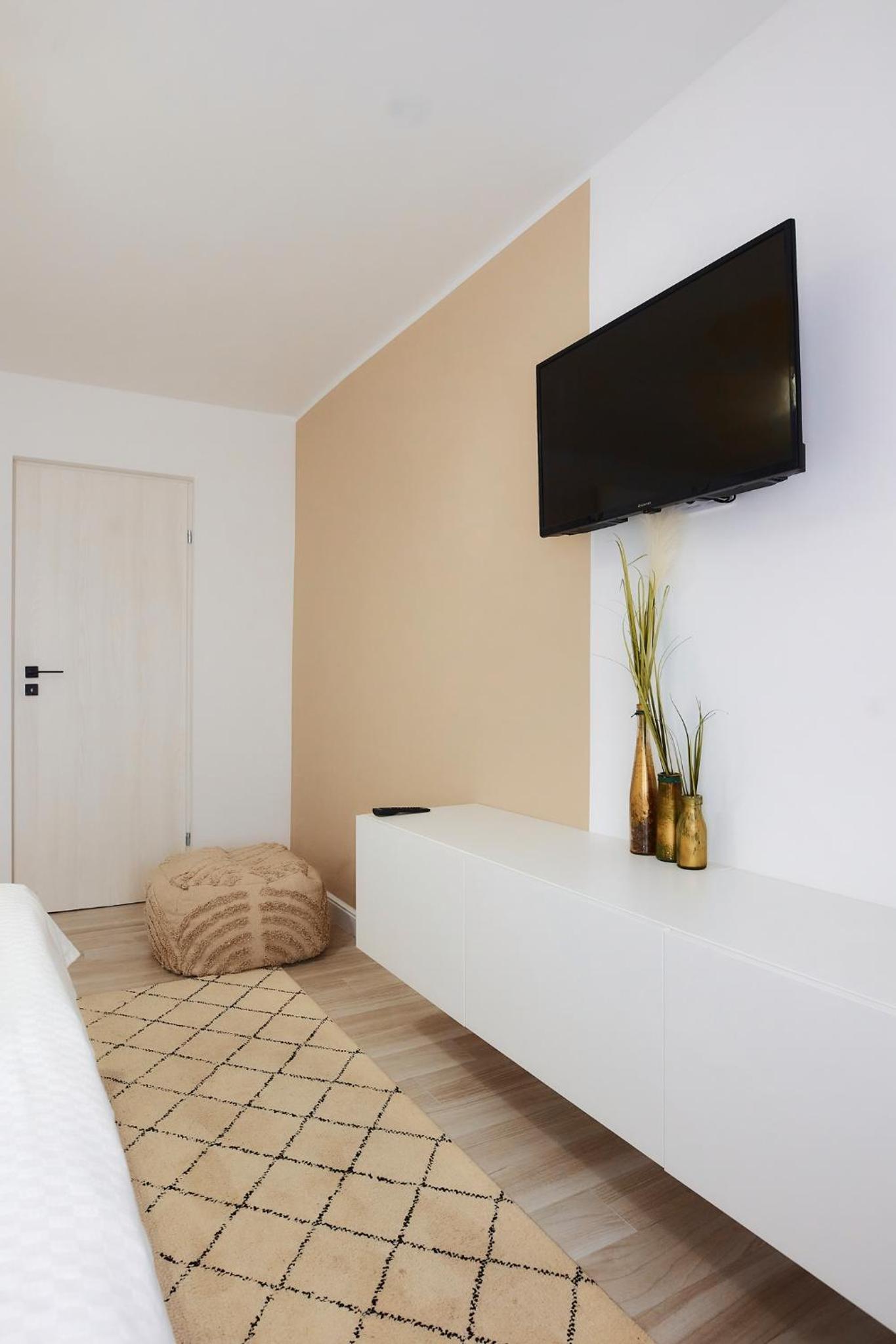PRIMA APARTMENTS