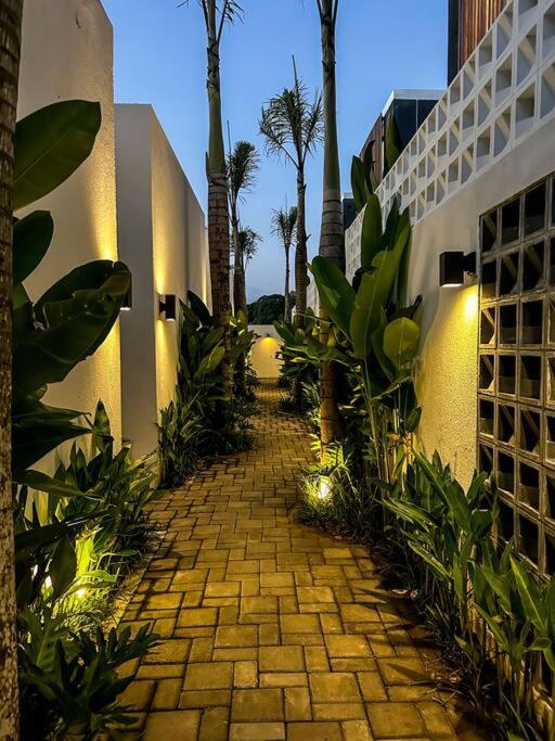 Tiny Villa Nyanyi - Stylish Mezzanine Loft 5mins to Nyanyi Beach view 3