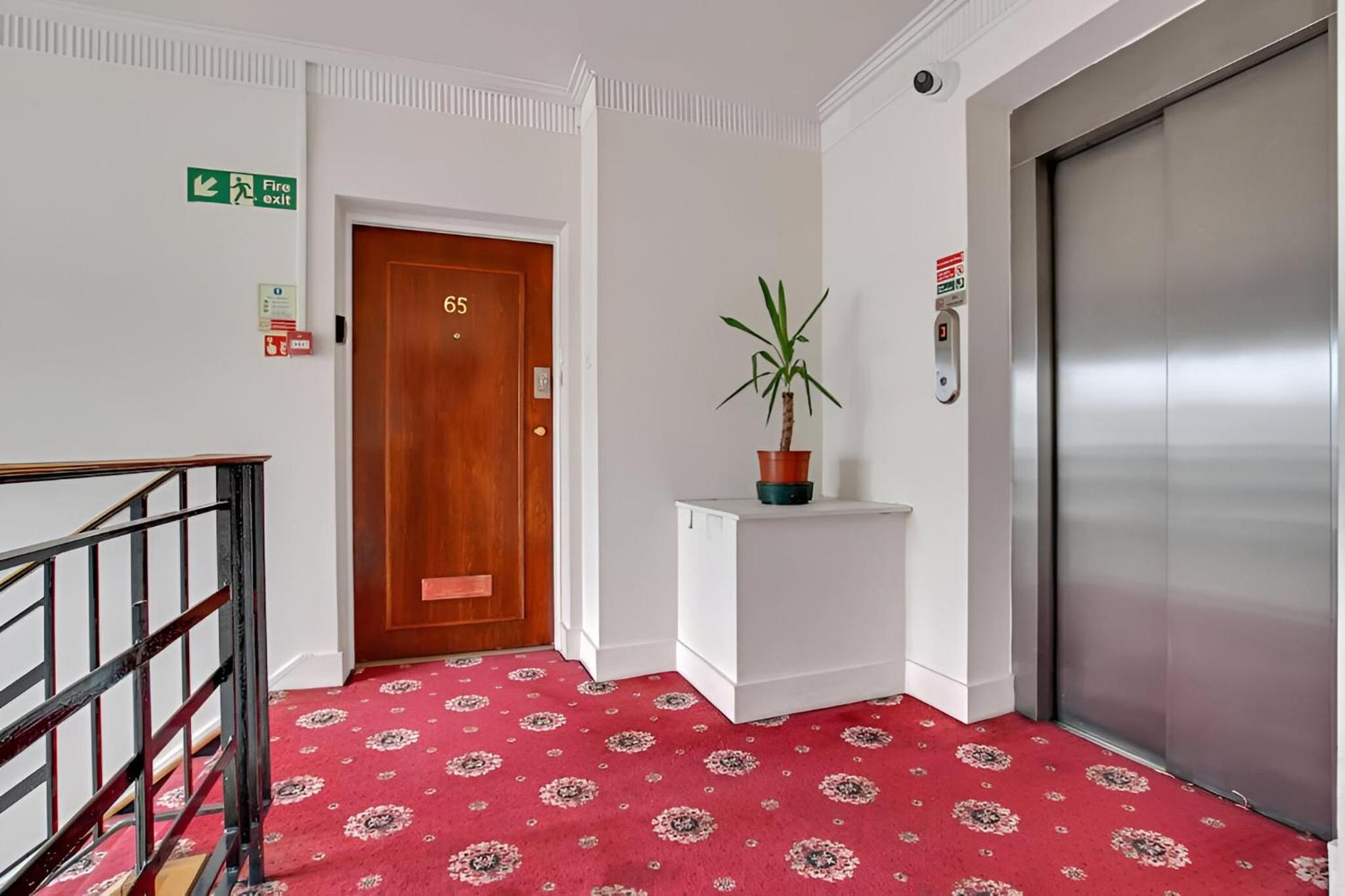 Luxurious 2-Bedroom Penthouse In Marble Arch -65GC