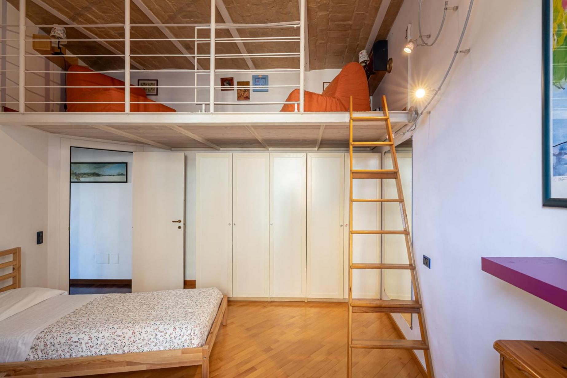 New Trastevere Home: big, elegant, comfy apartment