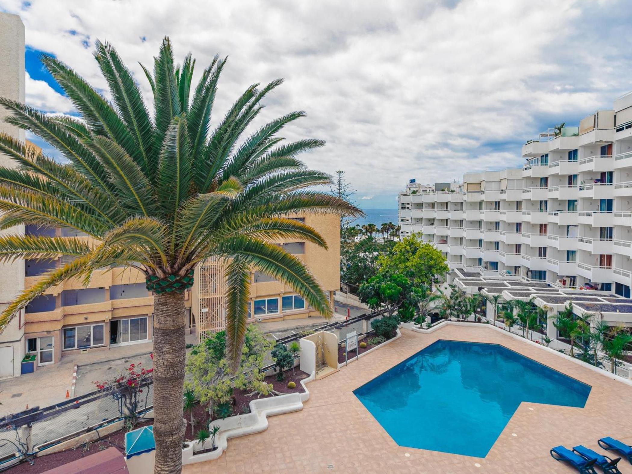 101 Bright Accomodation with Pool View view 3