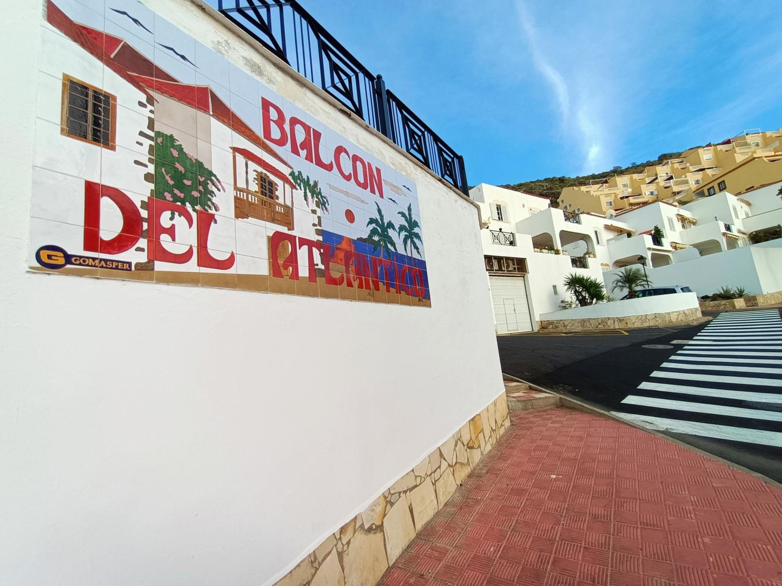 Costa Adeje Topfloor corner panoramics views & pools
