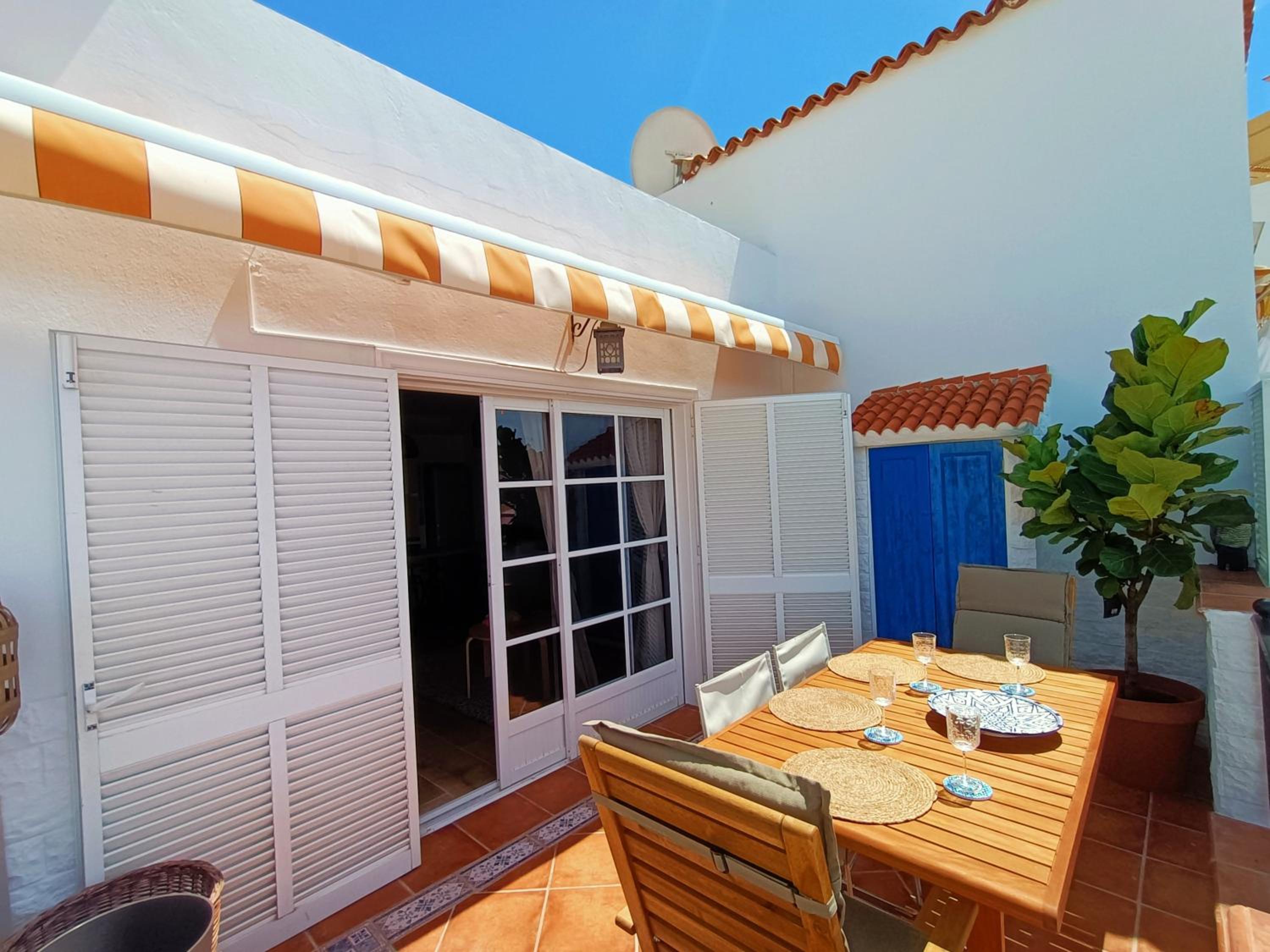 Costa Adeje Topfloor corner panoramics views & pools