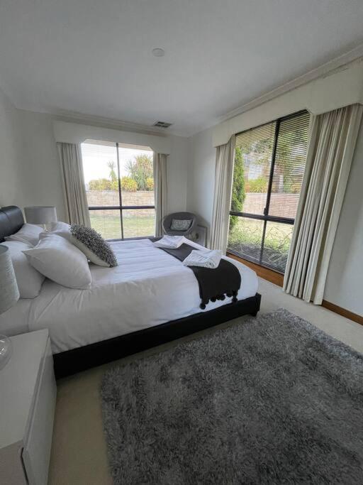 Blackstone Lakeside 4 Bedrooms 2 Bathrooms