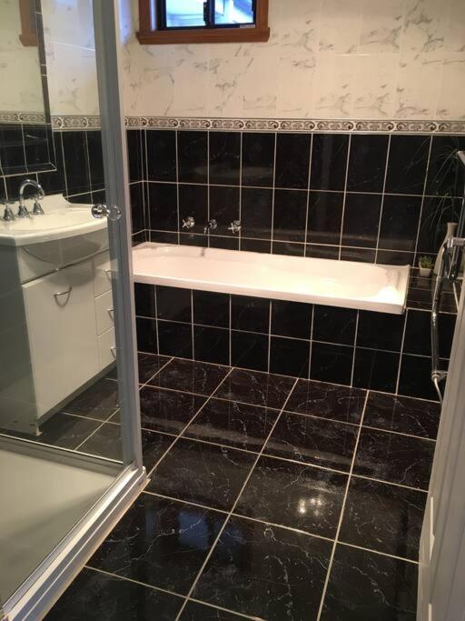 Blackstone Lakeside 4 Bedrooms 2 Bathrooms