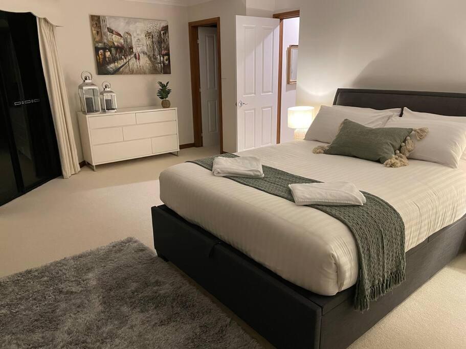 Blackstone Lakeside 4 Bedrooms 2 Bathrooms