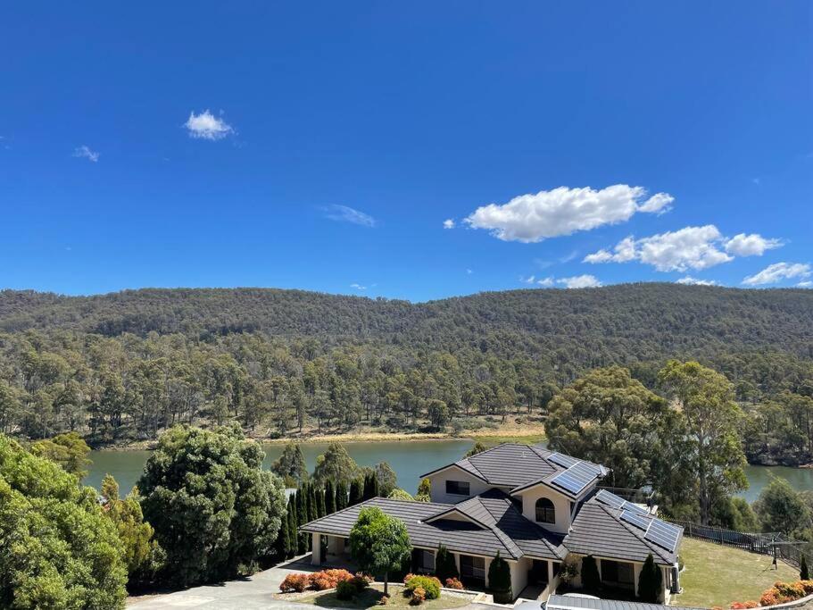 Blackstone Lakeside 4 Bedrooms 2 Bathrooms