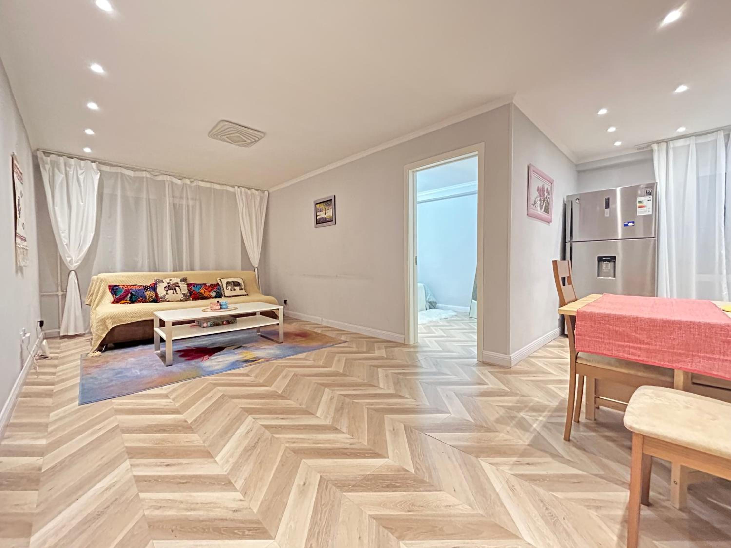 Urban Suites Cozy One Bedroom Apartment view 3
