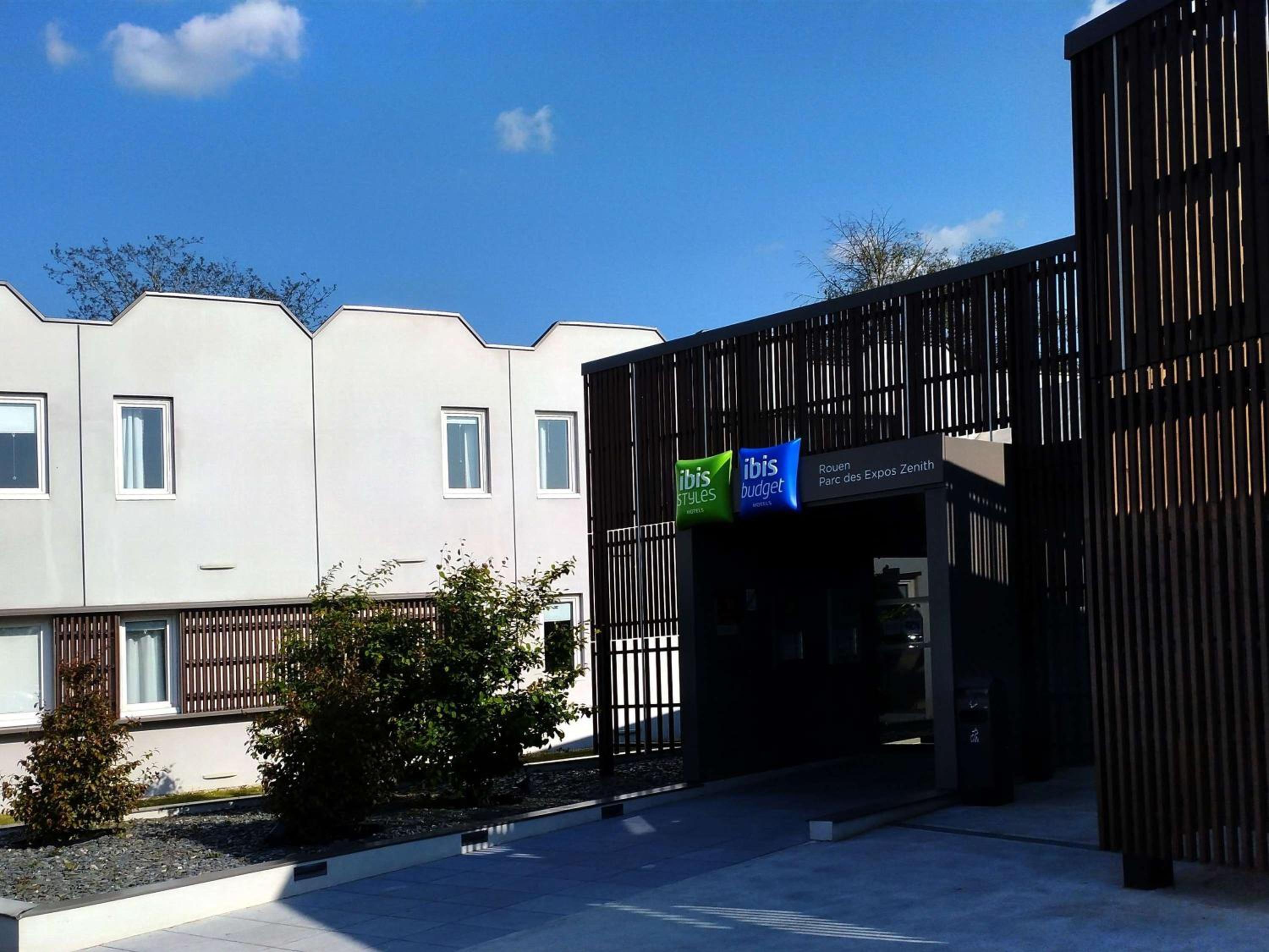 Saint-Etienne-du-Rouvray Vacations - IBIS STYLES Rouen Parc Expos Zenith - Property Image 1