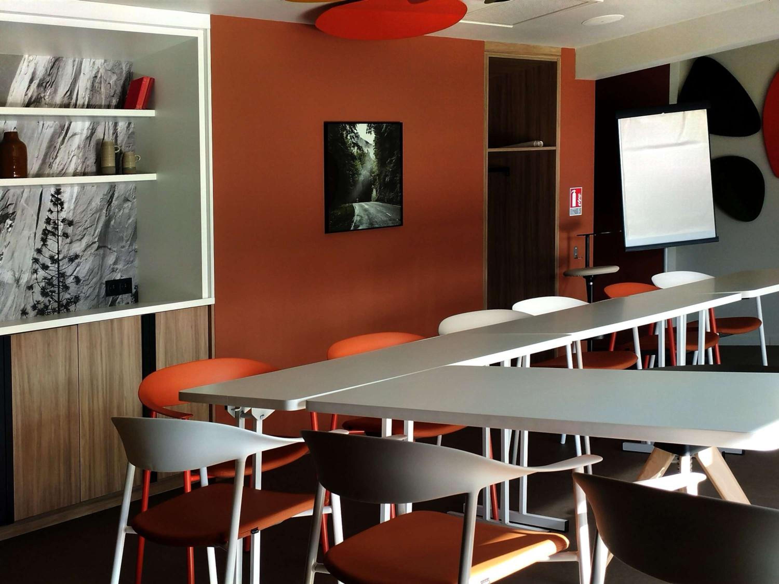 Saint-Etienne-du-Rouvray Vacations - IBIS STYLES Rouen Parc Expos Zenith - Property Image 2