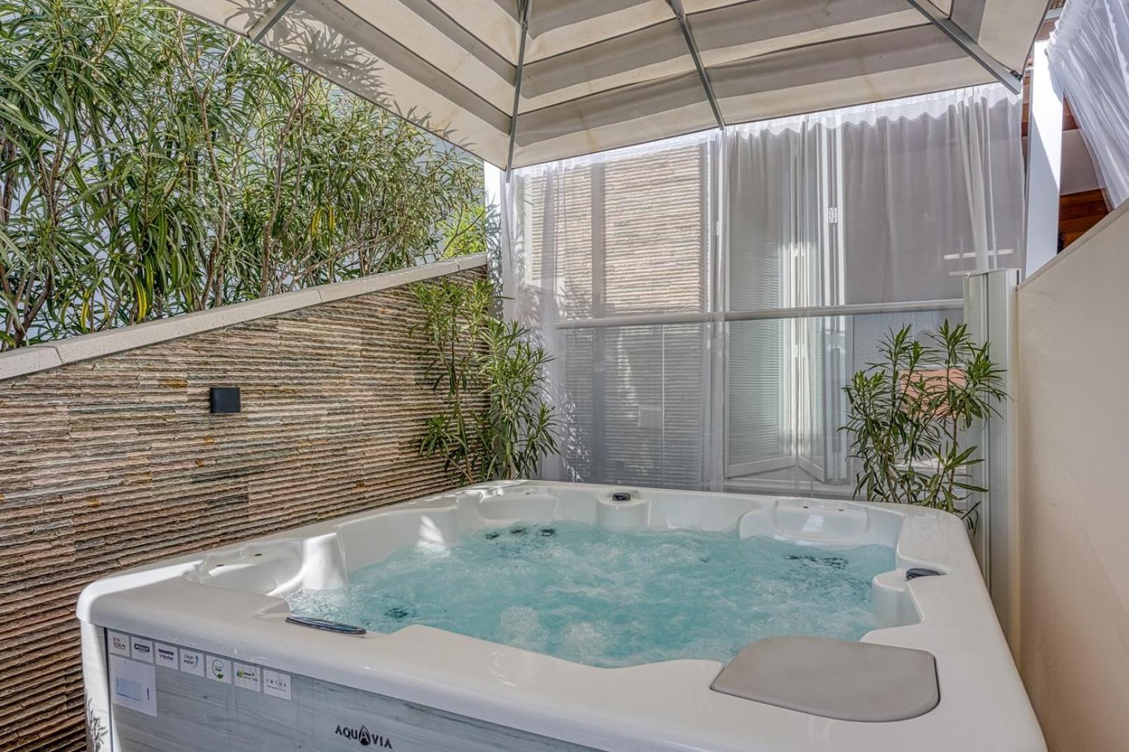 Luxury Apartment with Whirlpool